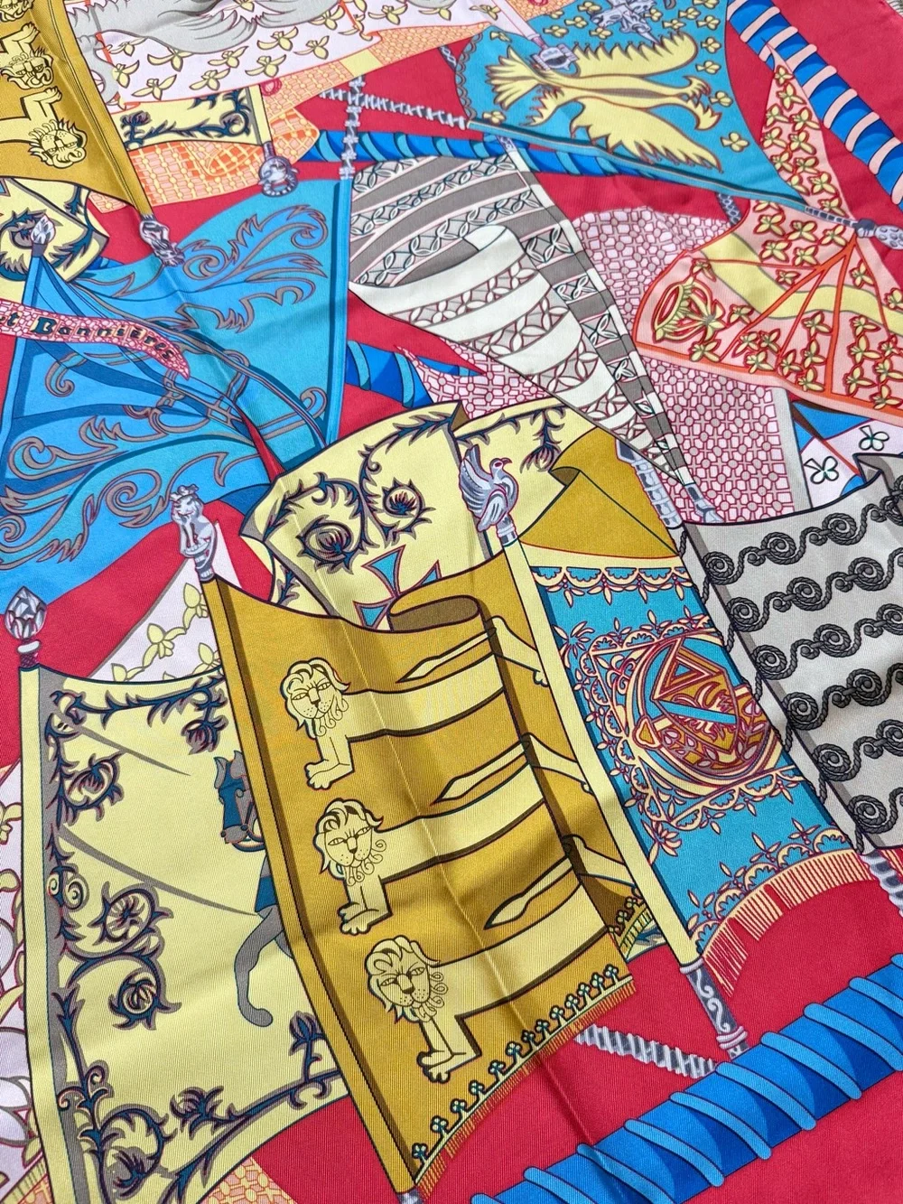 J McLaughlin Silk Scarf Étendards et Bannières Medieval Heraldry Lions European